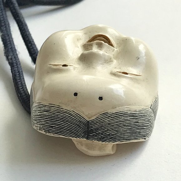 MMA Metropolitan Museum of Art Japanese Face Mask Netsuke Style Pendant on Cord - Picture 4 of 7